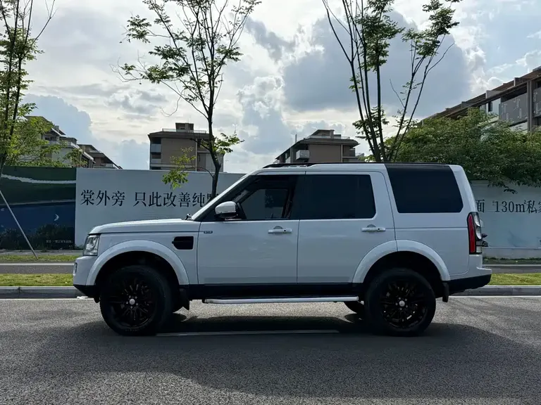 Land Rover Discovery 3.0 SC Black Shine Collector HSE