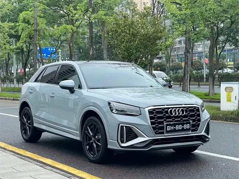 Audi Q2 L 35 TFSI Progressive Dynamic