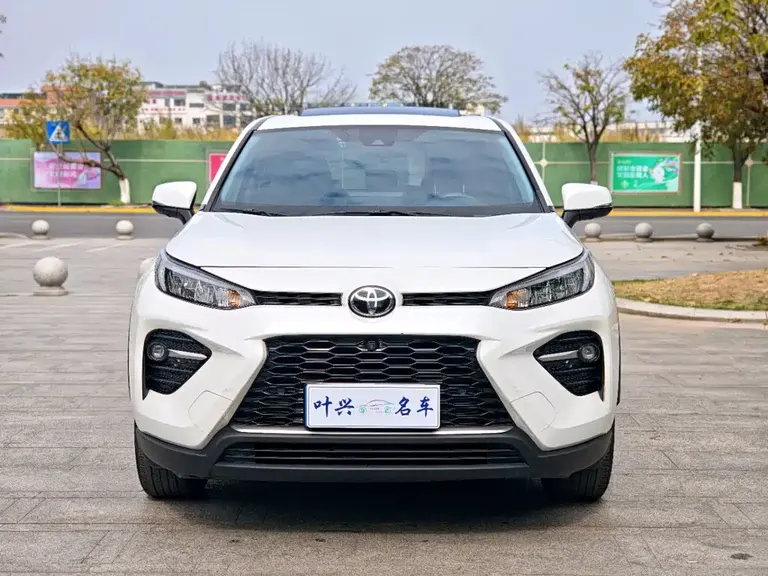 Toyota Wildlander 2.0 L CVT 2 WD Luxury PLUS