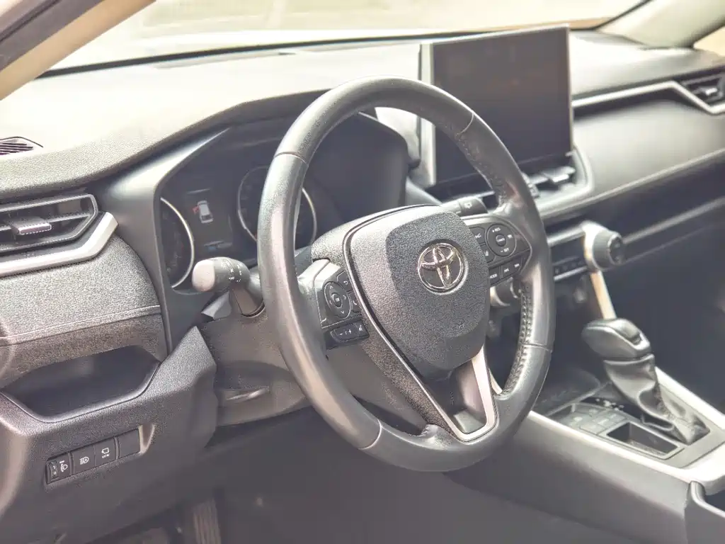 Wildlander 2.0 L CVT 2 WD Luxury PLUS