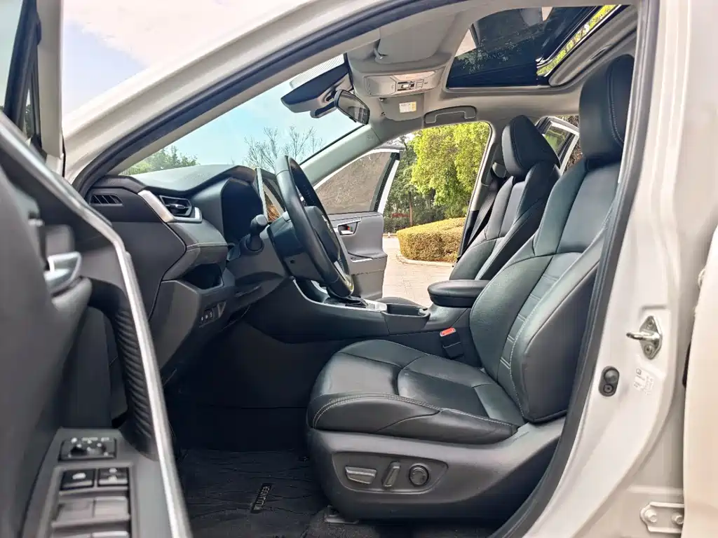 Wildlander 2.0 L CVT 2 WD Luxury PLUS