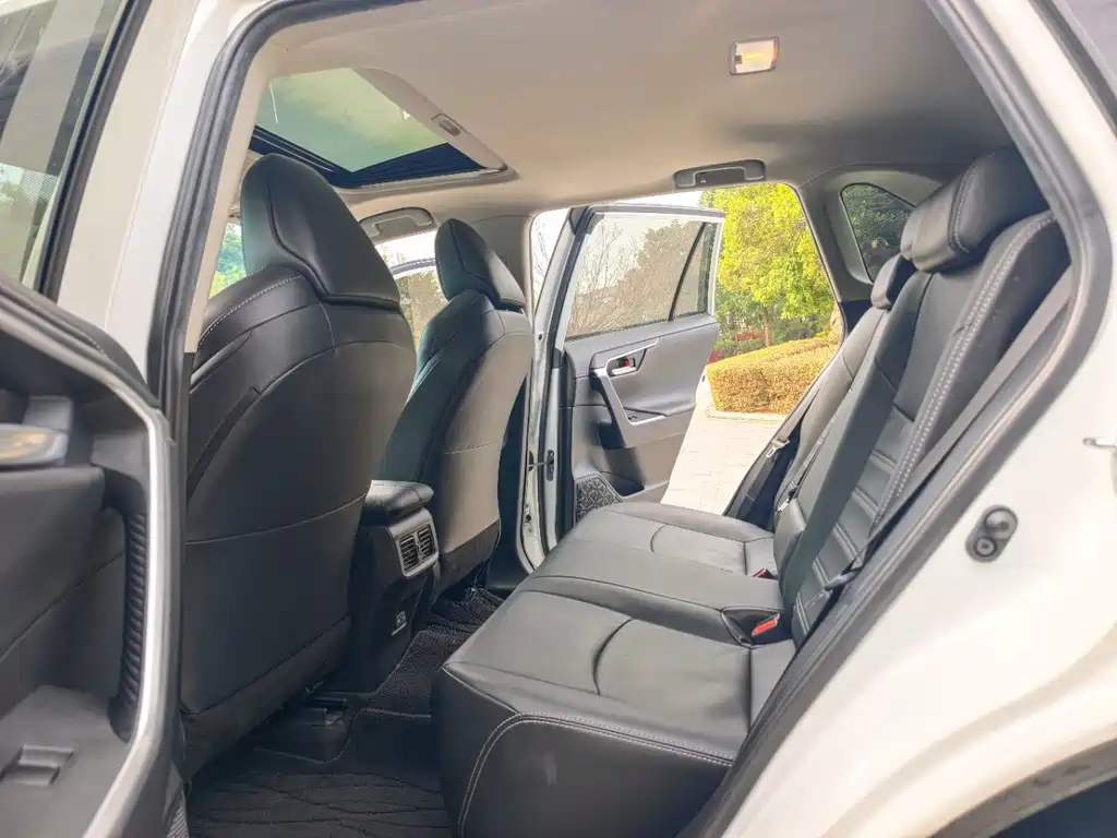 Wildlander 2.0 L CVT 2 WD Luxury PLUS