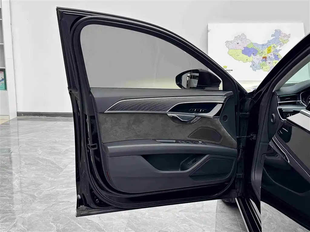 Audi A8 Plus A8 L 50 TFSI quattro Comfort