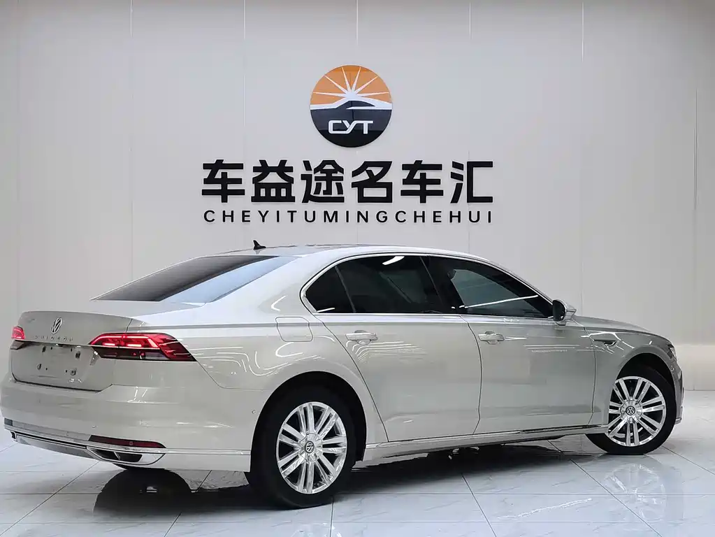 Phideon 380 TSI 2 WD Executive