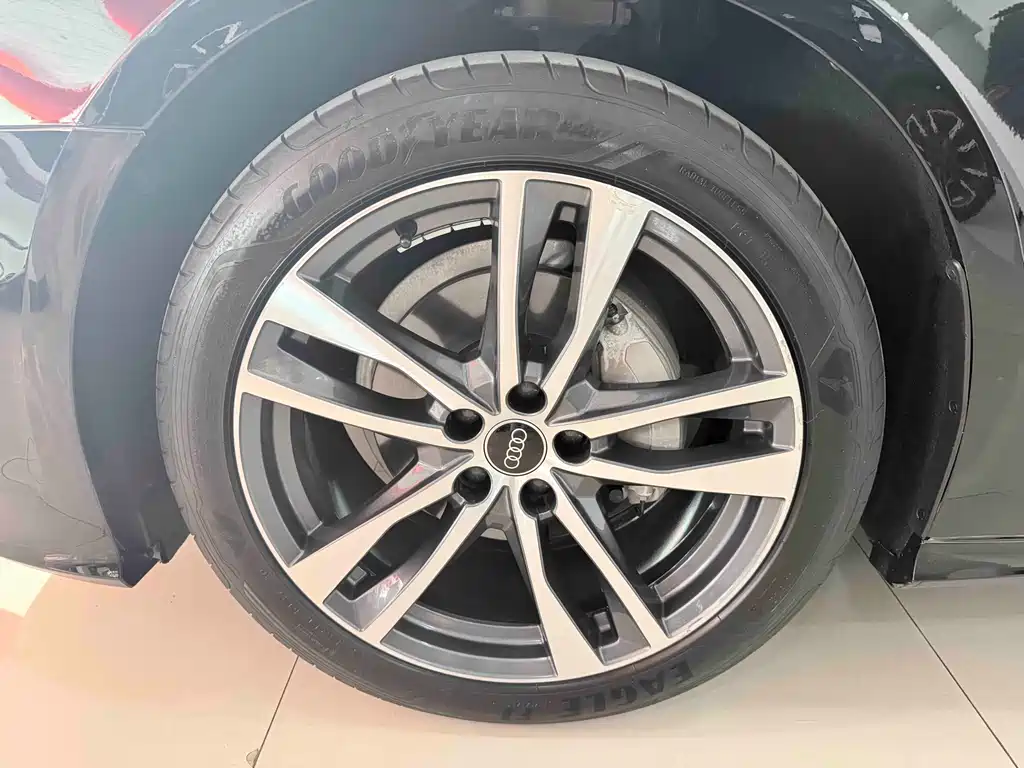 Audi A6 L Facelift 40 TFSI Luxury Dynamic