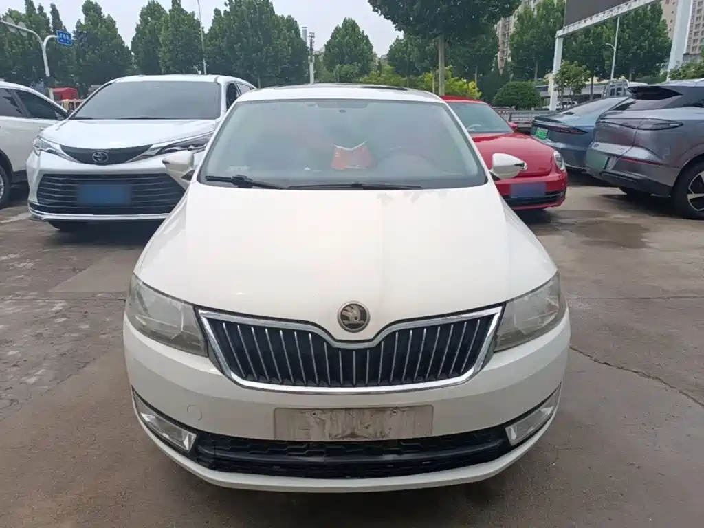 Rapid Spaceback Facelift 1.6 L Auto Creation