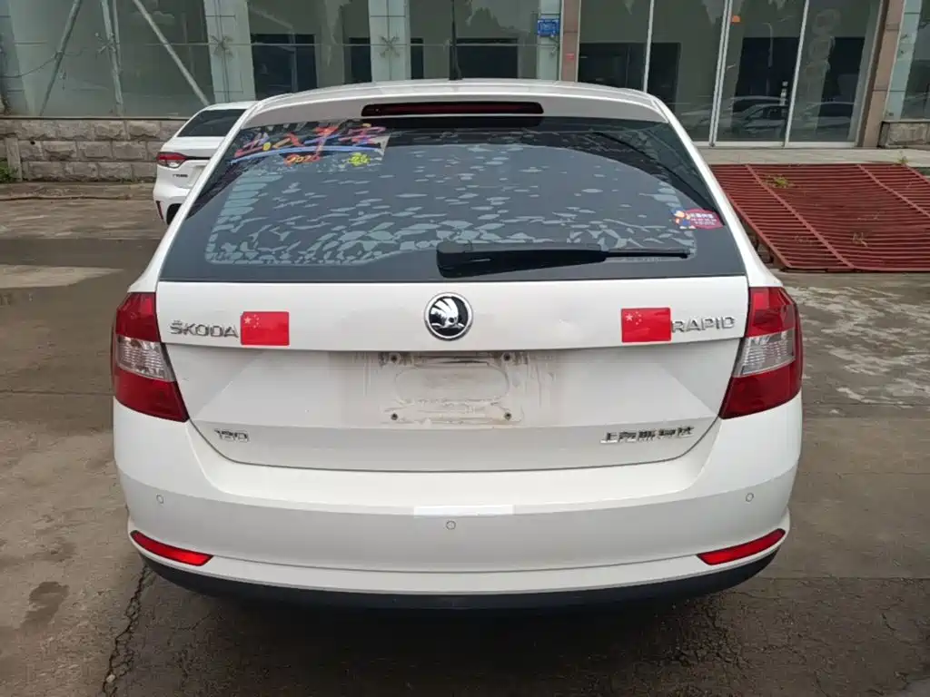 Rapid Spaceback Facelift 1.6 L Auto Creation