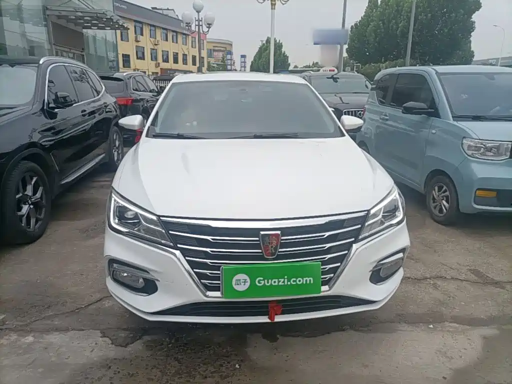 Roewe i5 1.5 L Auto 4 G Connected Leading Luxury Flagship