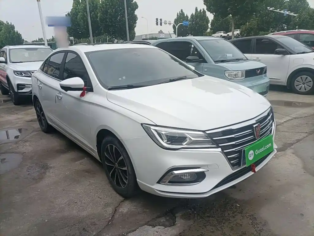 Roewe i5 1.5 L Auto 4 G Connected Leading Luxury Flagship