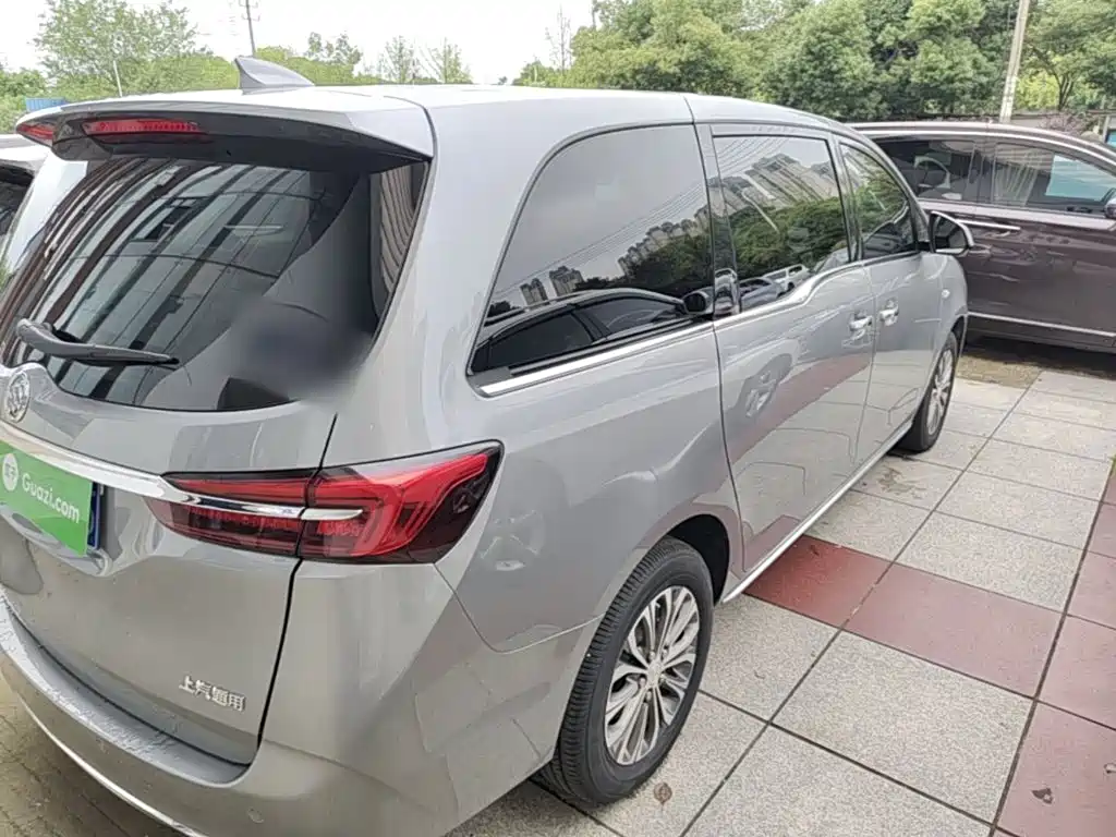 Buick GL8 Facelift Land Official Cabin Luxury