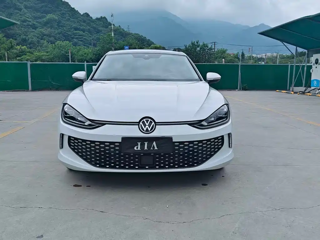 Lamando Lamando L 280 TSI DSG Spicy Cool