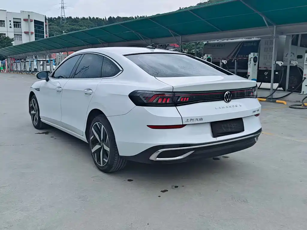 Lamando Lamando L 280 TSI DSG Spicy Cool