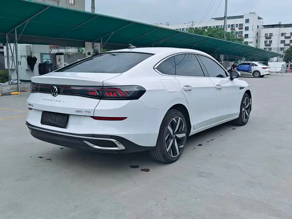 Lamando Lamando L 280 TSI DSG Spicy Cool