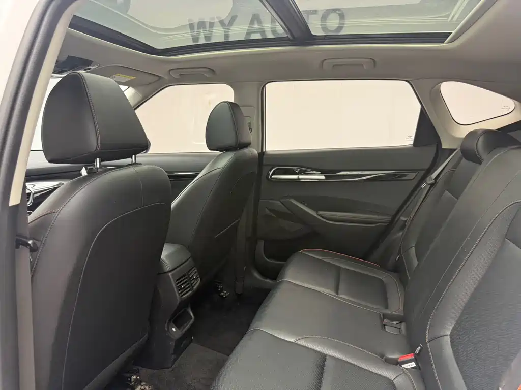 Seltos 1.5 L CVT Distinguished