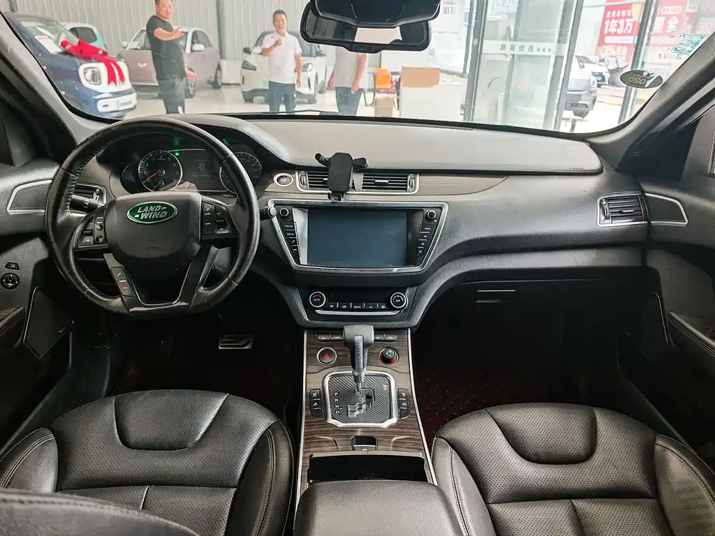 Landwind X7 2.0 T Panoramic Distinguished