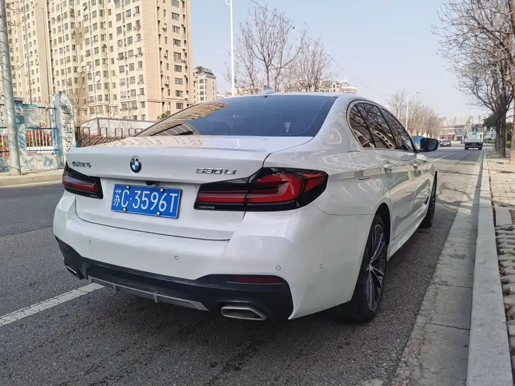 BMW 5 Series Facelift II 530 Li Leading M Sport Package
