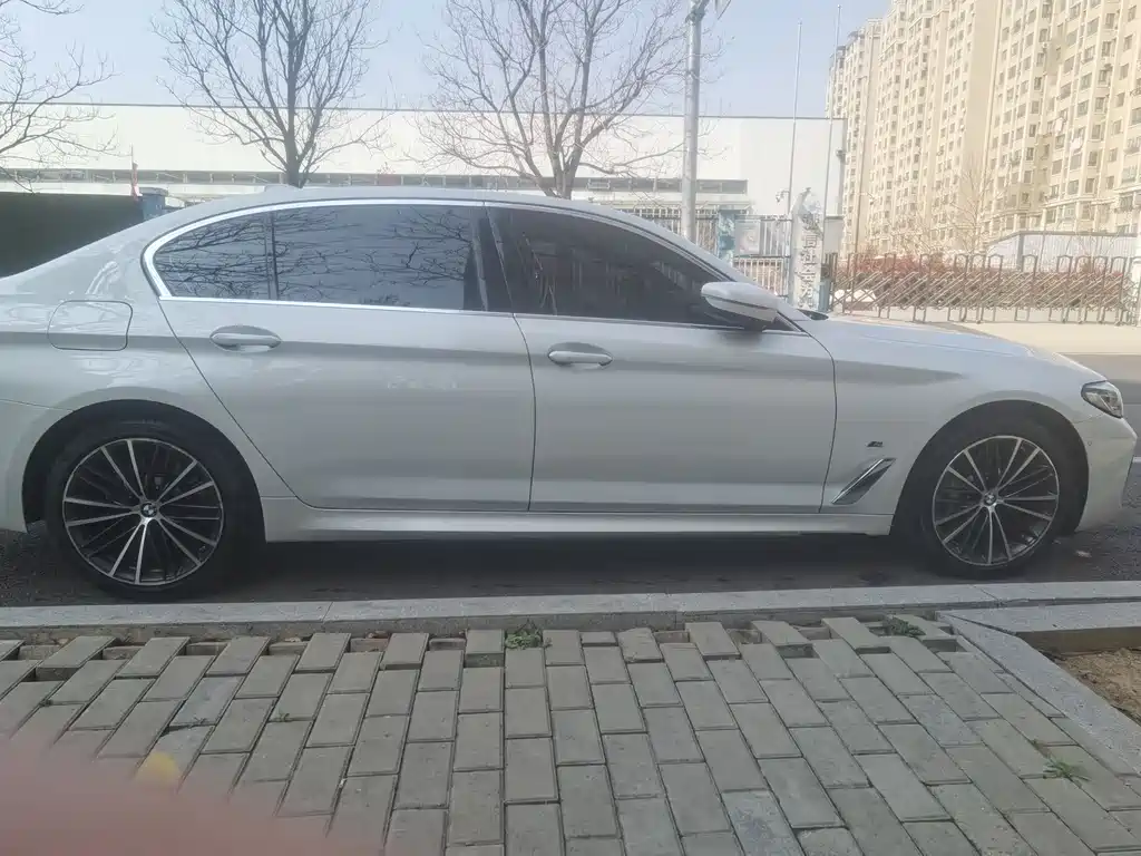 BMW 5 Series Facelift II 530 Li Leading M Sport Package