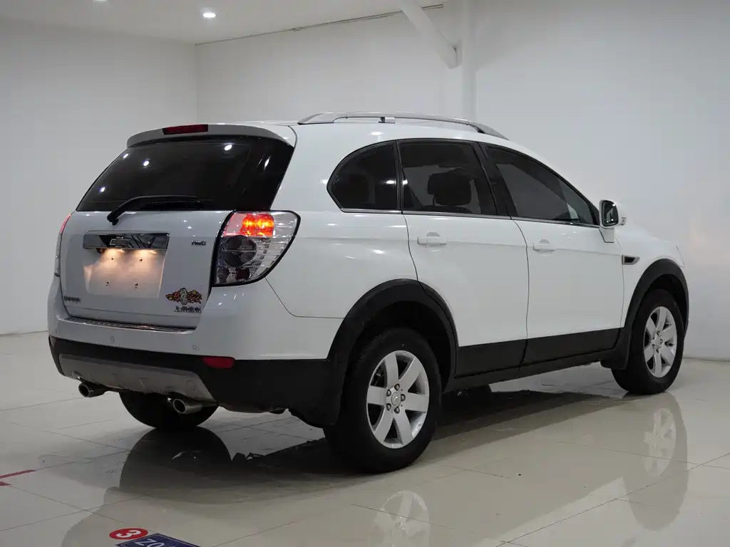 Captiva 2.4 L 4 WD Luxury 5-seat