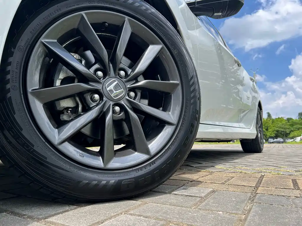 Civic 220 TURBO CVT Power Motion CN-VI