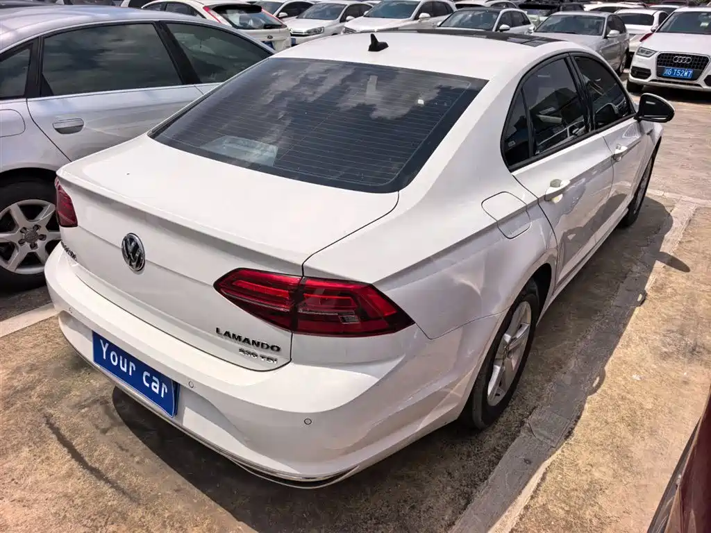Lamando 230 TSI DSG Style