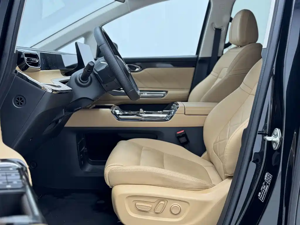 Trumpchi E8 NEV 传祺E8 PHEV 2024款 150 km MAX+