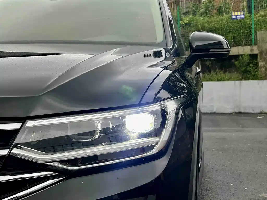 Tiguan L 330 TSI Auto 2 WD R-Line Premium