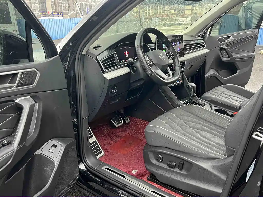 Tiguan L 330 TSI Auto 2 WD R-Line Premium