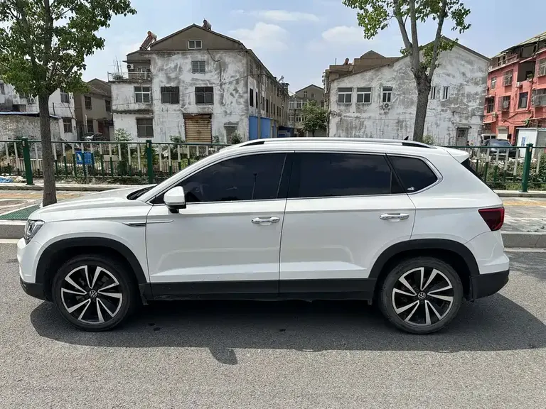 Volkswagen Tharu 280 TSI 2 WD Luxury