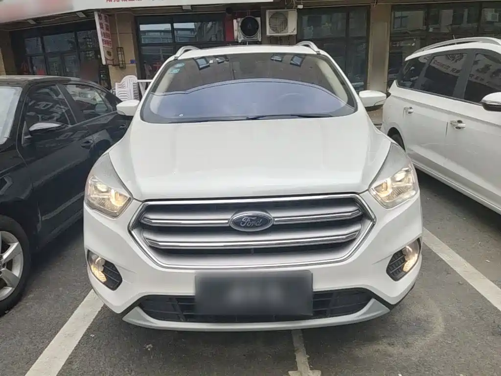 Kuga Facelift EcoBoost 180 2 WD Platinum Wing