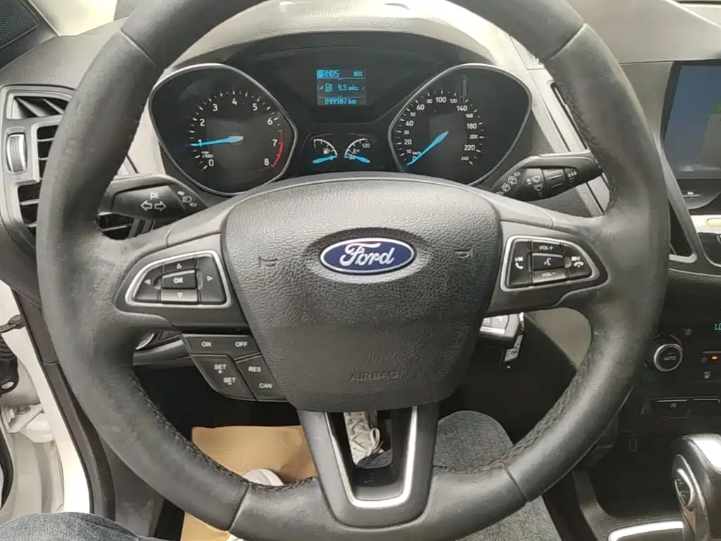 Kuga Facelift EcoBoost 180 2 WD Platinum Wing
