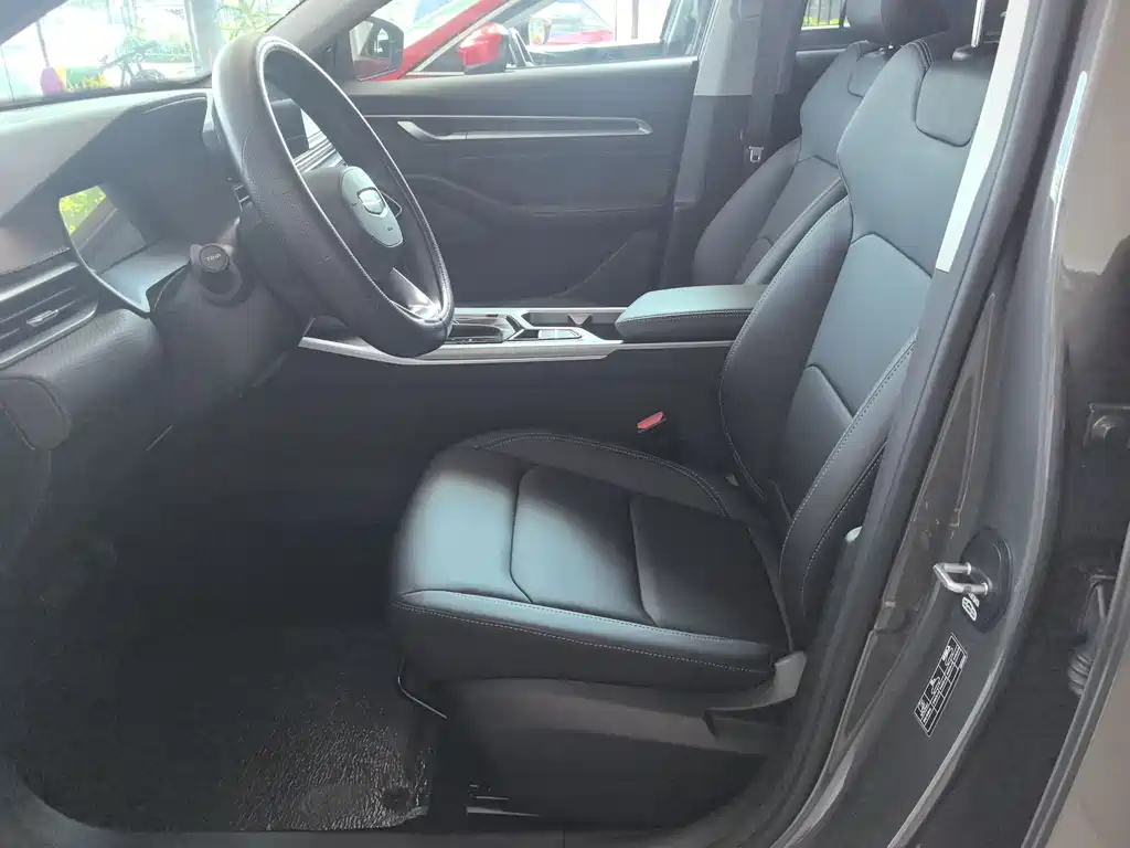Emgrand 帝豪 2026款 400万纪念款 1.5 L CVT星耀型