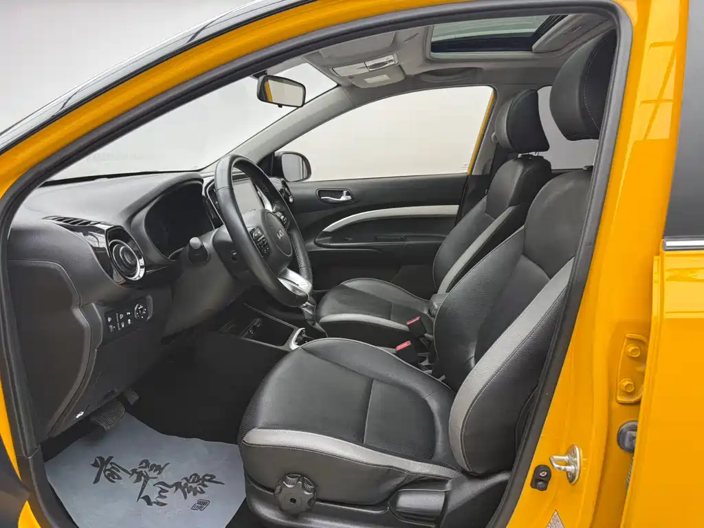 Stonic 1.4 L CVT Sunroof