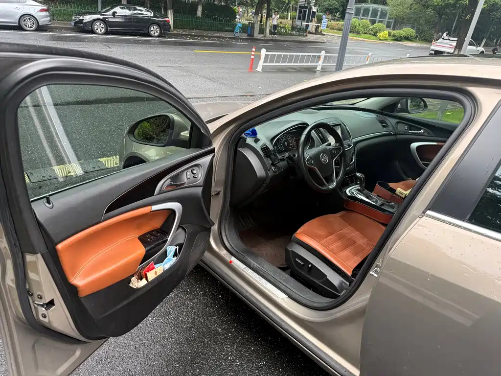 Regal 1.6 T Elite Tech