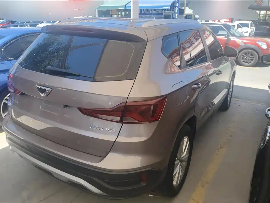 Jetta VS5 280 TSI Auto Progressive