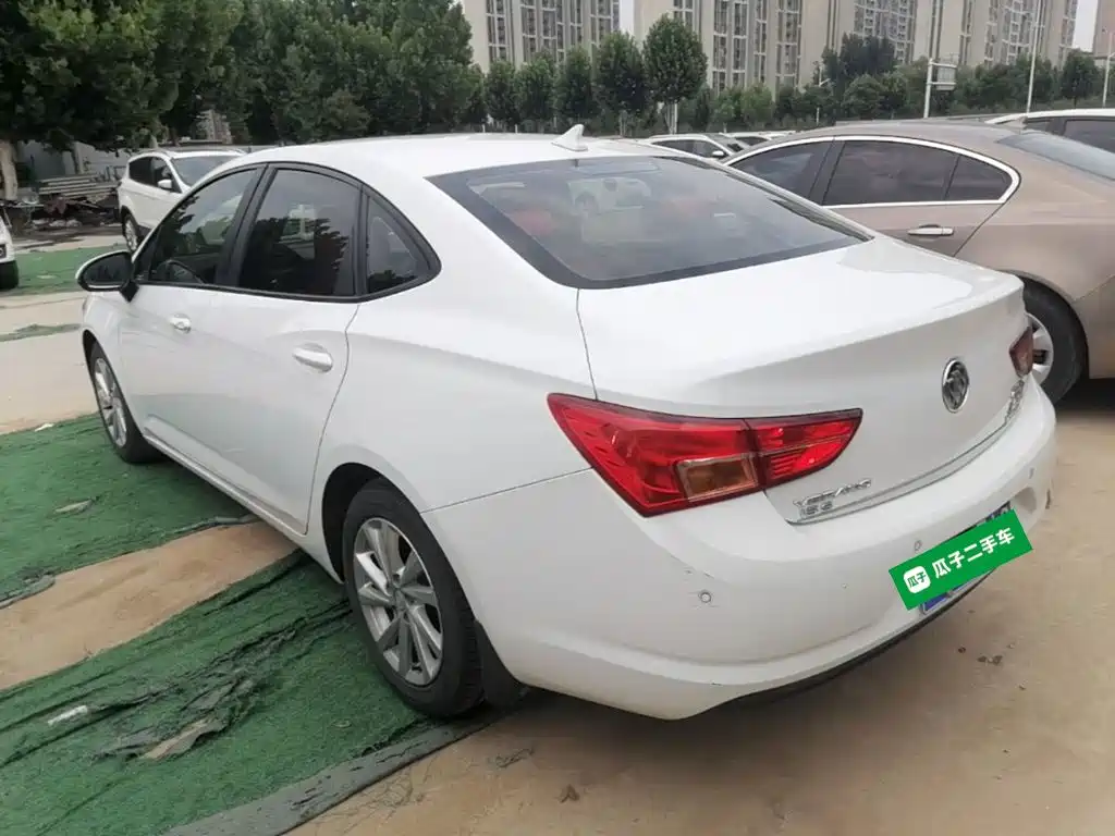 Verano Sedan 15 S Auto Progressive
