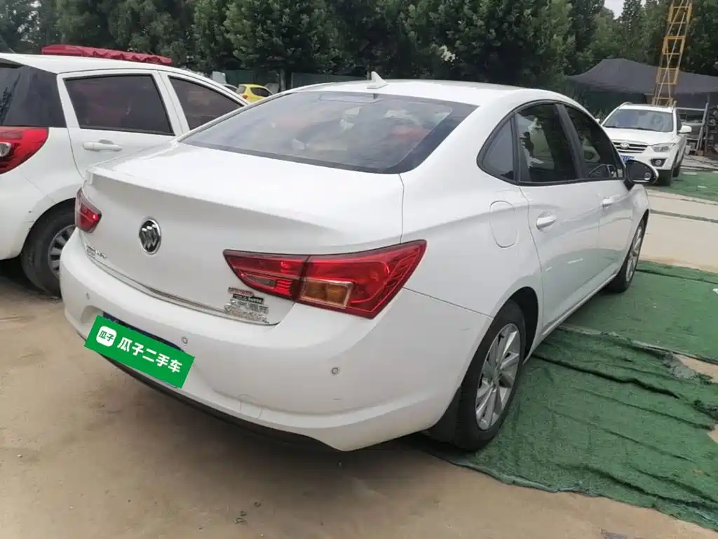 Verano Sedan 15 S Auto Progressive