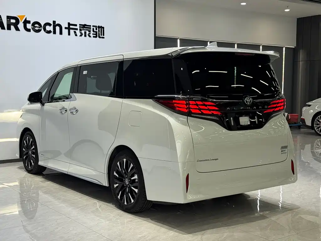 Alphard Dual Engine 2.5 L Premium Enjoyment