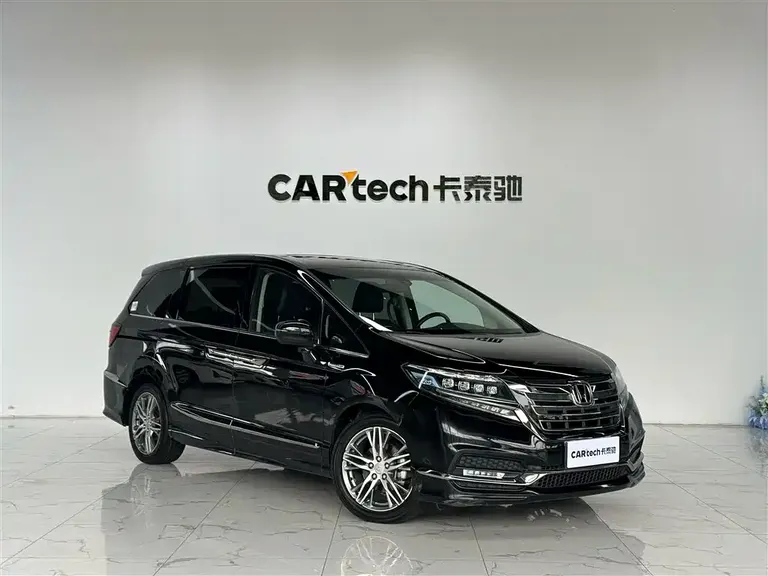 Honda Elysion 2.0 L Hybrid Luxury