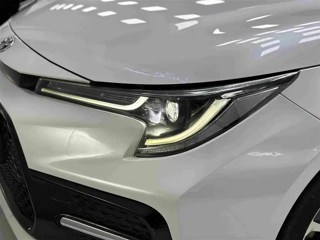 Levin Dual Engine 1.8 H E-CVT Sport