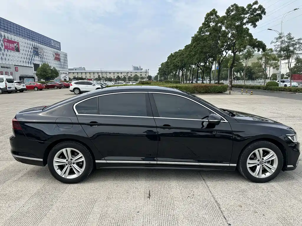 Magotan 200 10 K Commemorative 280 TSI DSG Leading