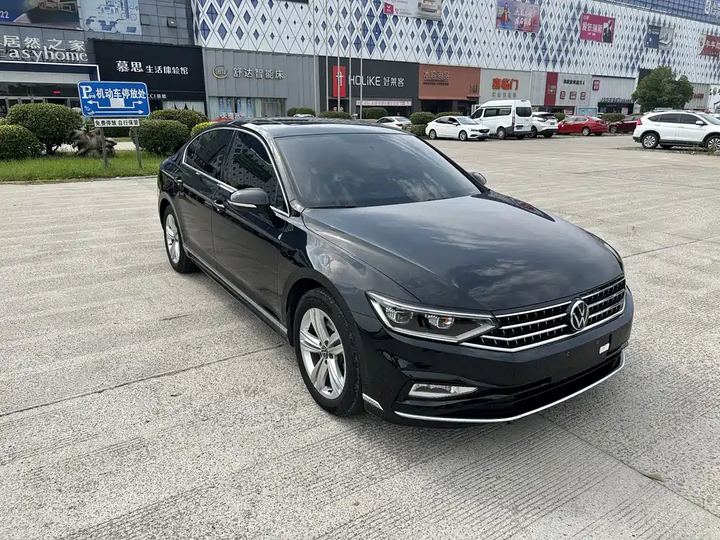 Magotan 200 10 K Commemorative 280 TSI DSG Leading
