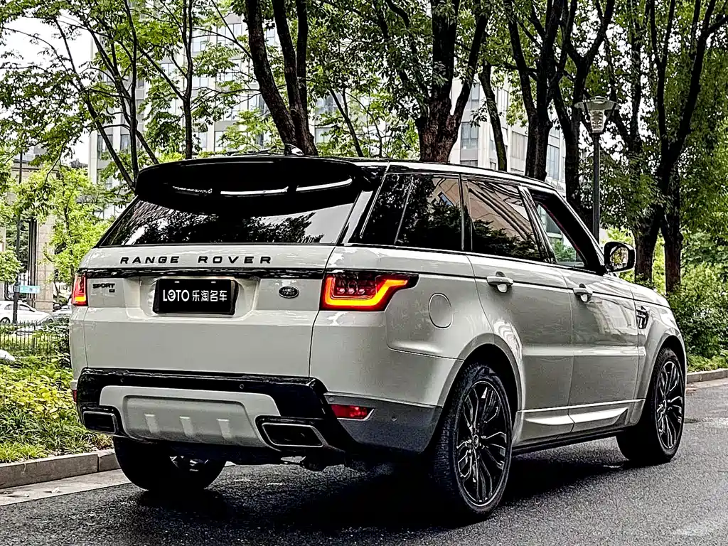 Range Rover Sport 3.0 L6 Shine Black