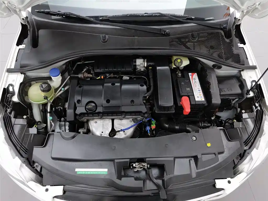 Peugeot 301 1.6 L Auto Comfort