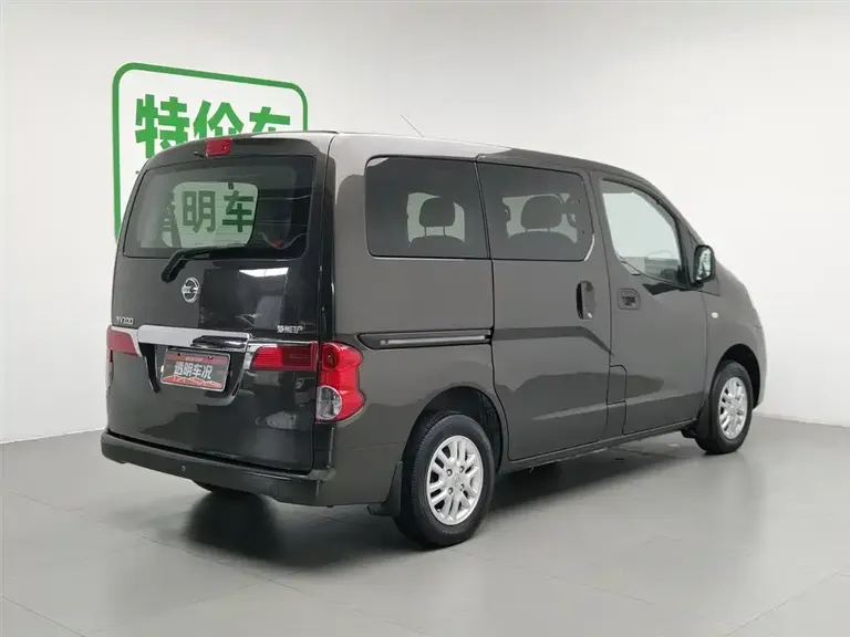 Nissan NV200 1.6 L CVT Luxury CN-IV