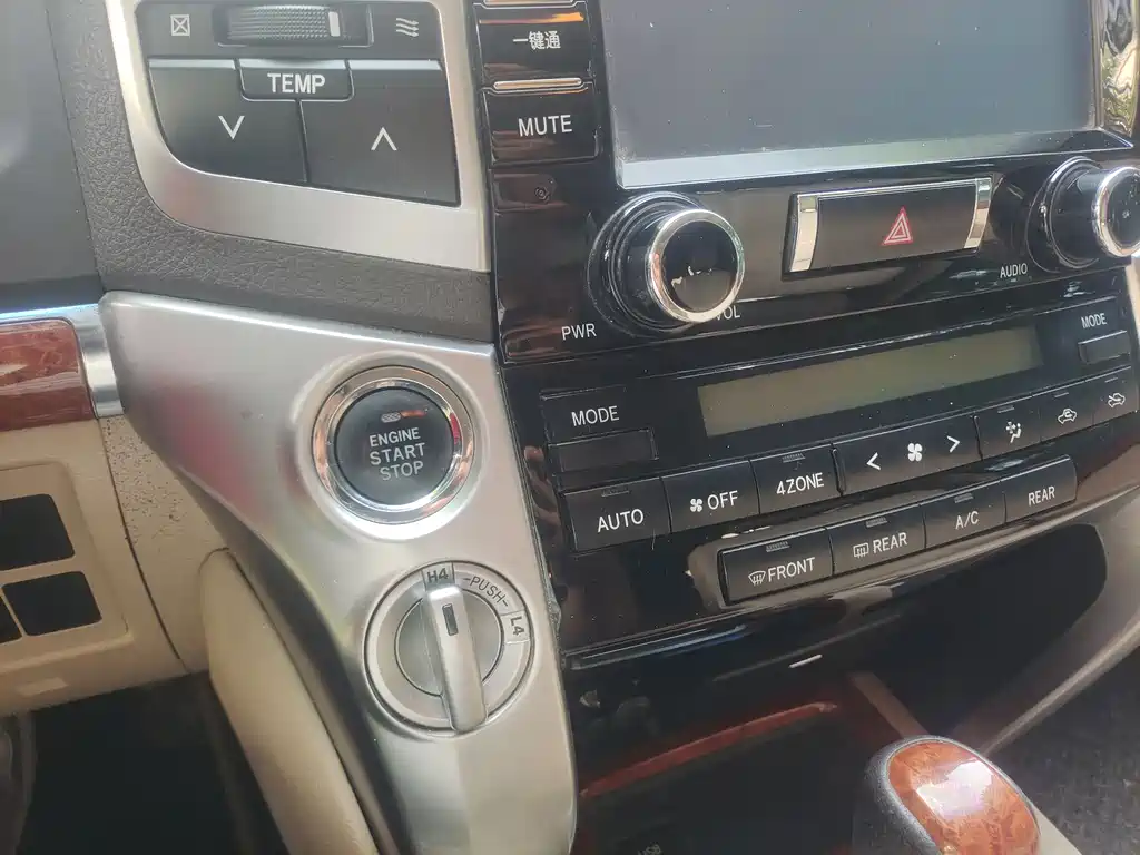Land Cruiser 4.0 L Auto VX