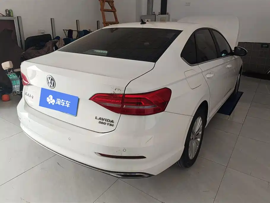 Lavida 280 TSI DSG Comfort CN-VI