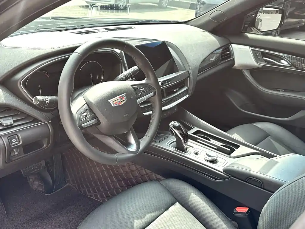 Cadillac CT5 28 T Fashion
