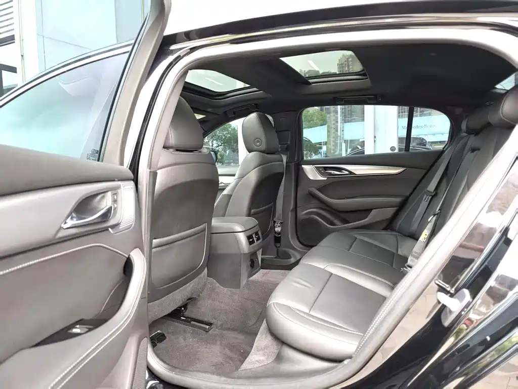 Cadillac CT5 28 T Fashion