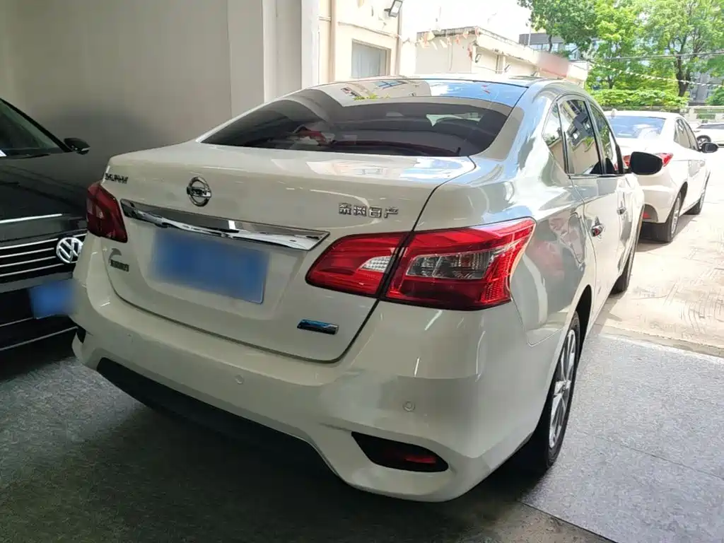 Sylphy 1.6 XV CVT Connected Premium CN-VI