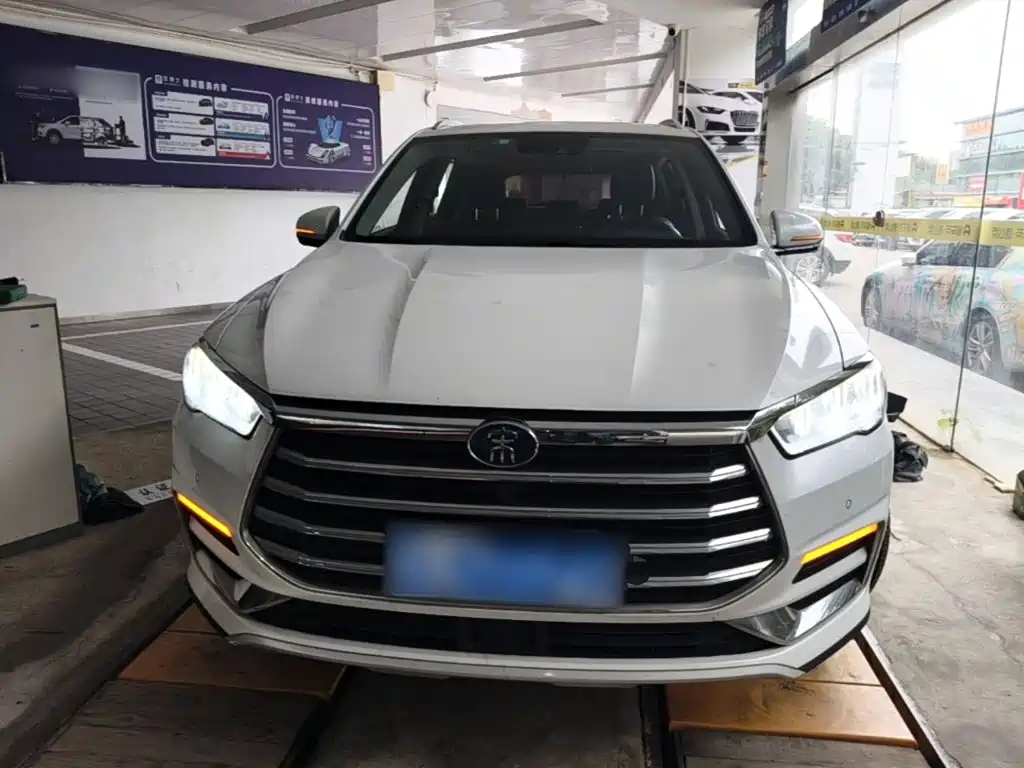 Song Pro 1.5 T Auto Luxury